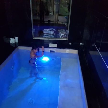Ferienwohnung La Casa Con Piscina Riscaldata Interna Anna Luxury Garden Pisa Exterior foto