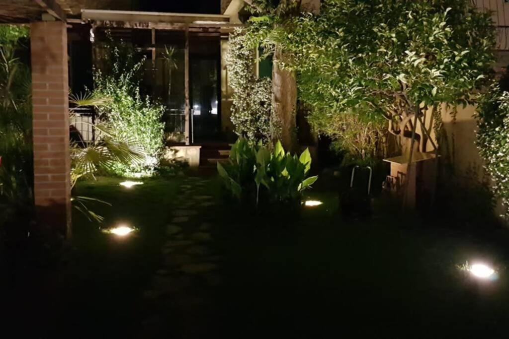 Ferienwohnung La Casa Con Piscina Riscaldata Interna Anna Luxury Garden Pisa Exterior foto