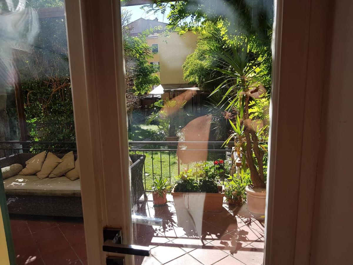 Ferienwohnung La Casa Con Piscina Riscaldata Interna Anna Luxury Garden Pisa Exterior foto