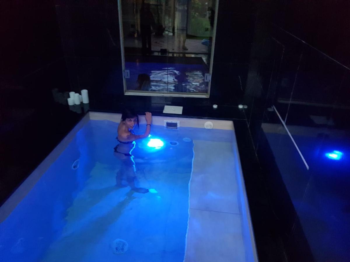 Ferienwohnung La Casa Con Piscina Riscaldata Interna Anna Luxury Garden Pisa Exterior foto